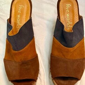 Five Worlds striped Suede platform clogs W/chunky wooden heels made in Mexico